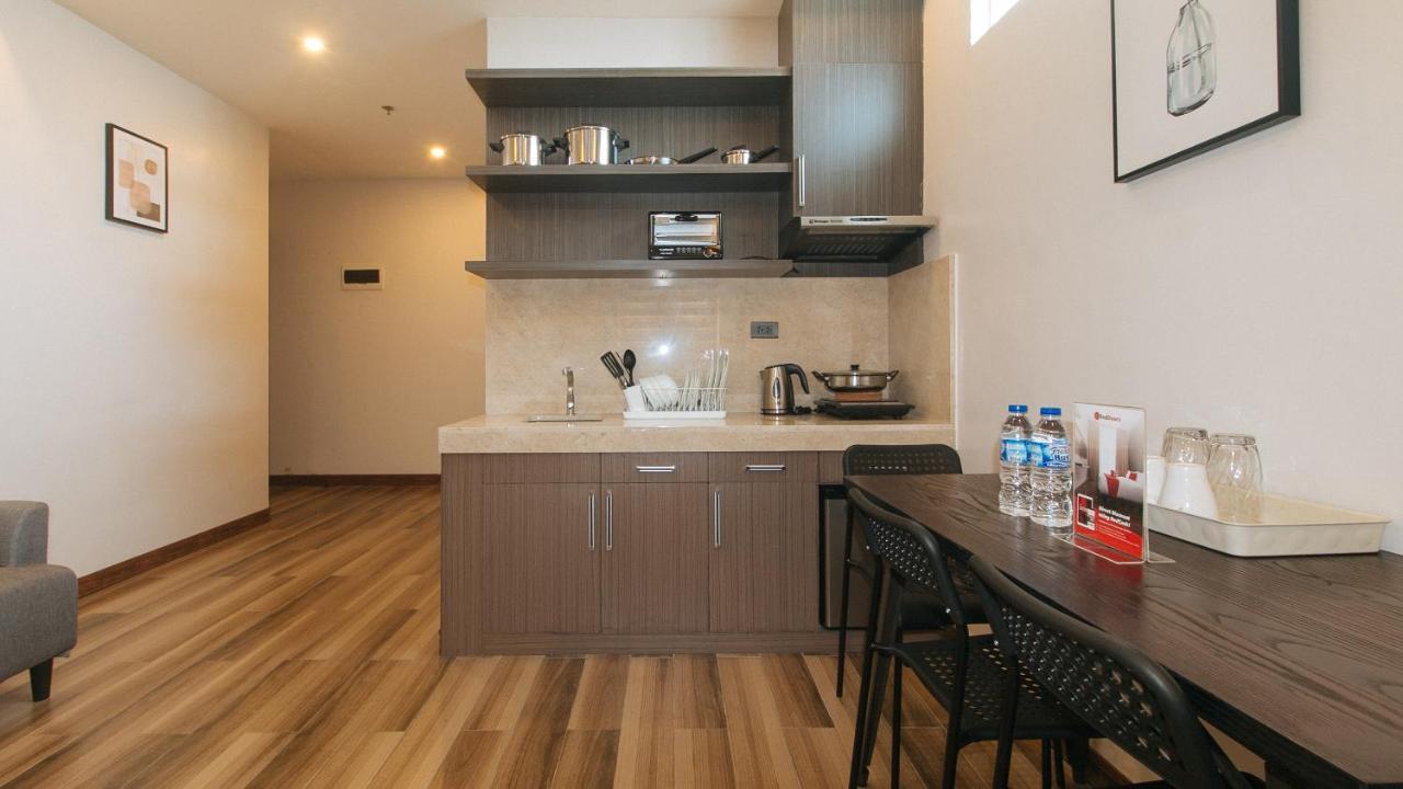 Reddoorz Plus @ Bez Tower And Residences San Juan San Juan  ภายนอก รูปภาพ