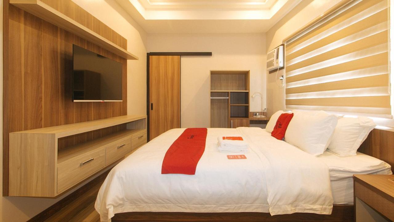 Reddoorz Plus @ Bez Tower And Residences San Juan San Juan  ภายนอก รูปภาพ