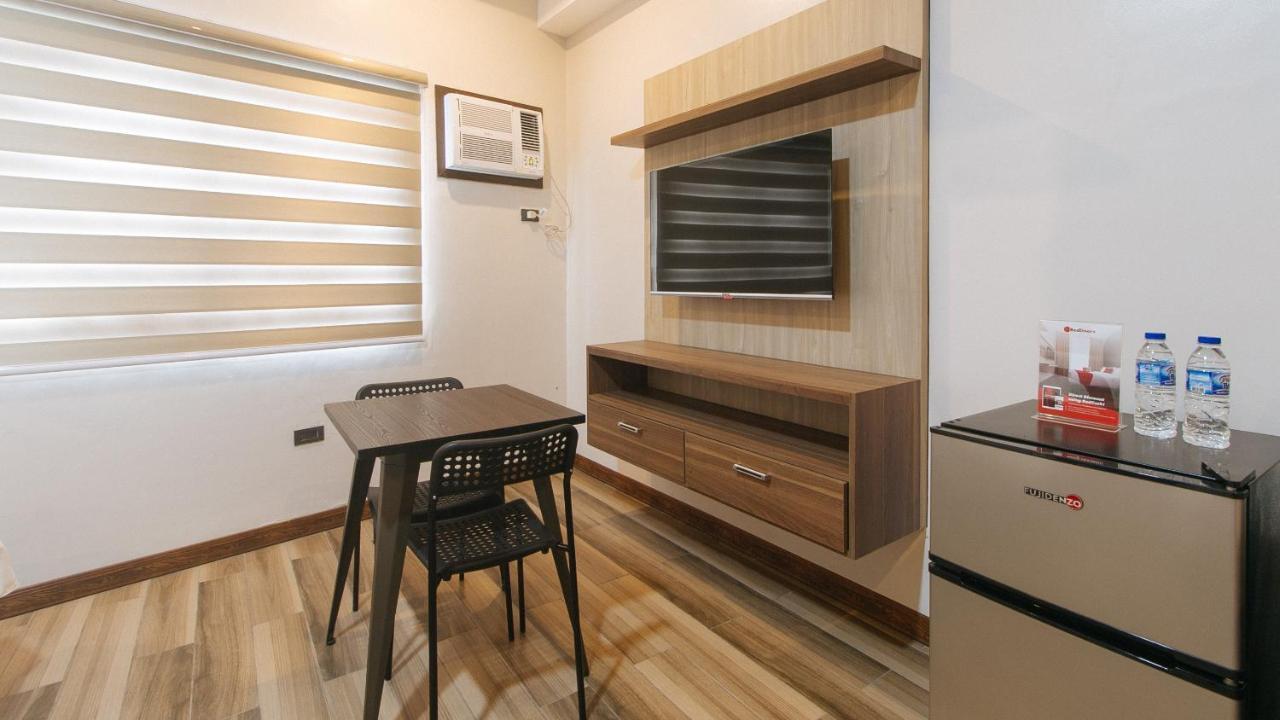 Reddoorz Plus @ Bez Tower And Residences San Juan San Juan  ภายนอก รูปภาพ