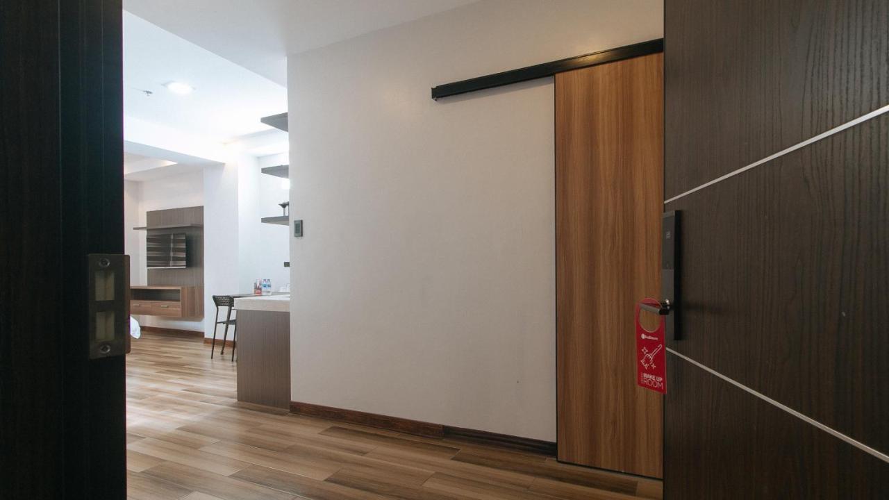 Reddoorz Plus @ Bez Tower And Residences San Juan San Juan  ภายนอก รูปภาพ