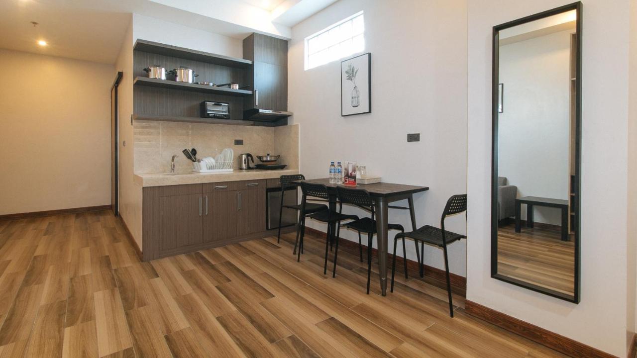 Reddoorz Plus @ Bez Tower And Residences San Juan San Juan  ภายนอก รูปภาพ