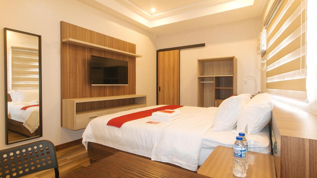 Reddoorz Plus @ Bez Tower And Residences San Juan San Juan  ภายนอก รูปภาพ