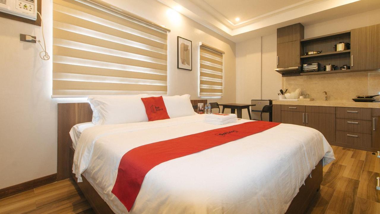 Reddoorz Plus @ Bez Tower And Residences San Juan San Juan  ภายนอก รูปภาพ