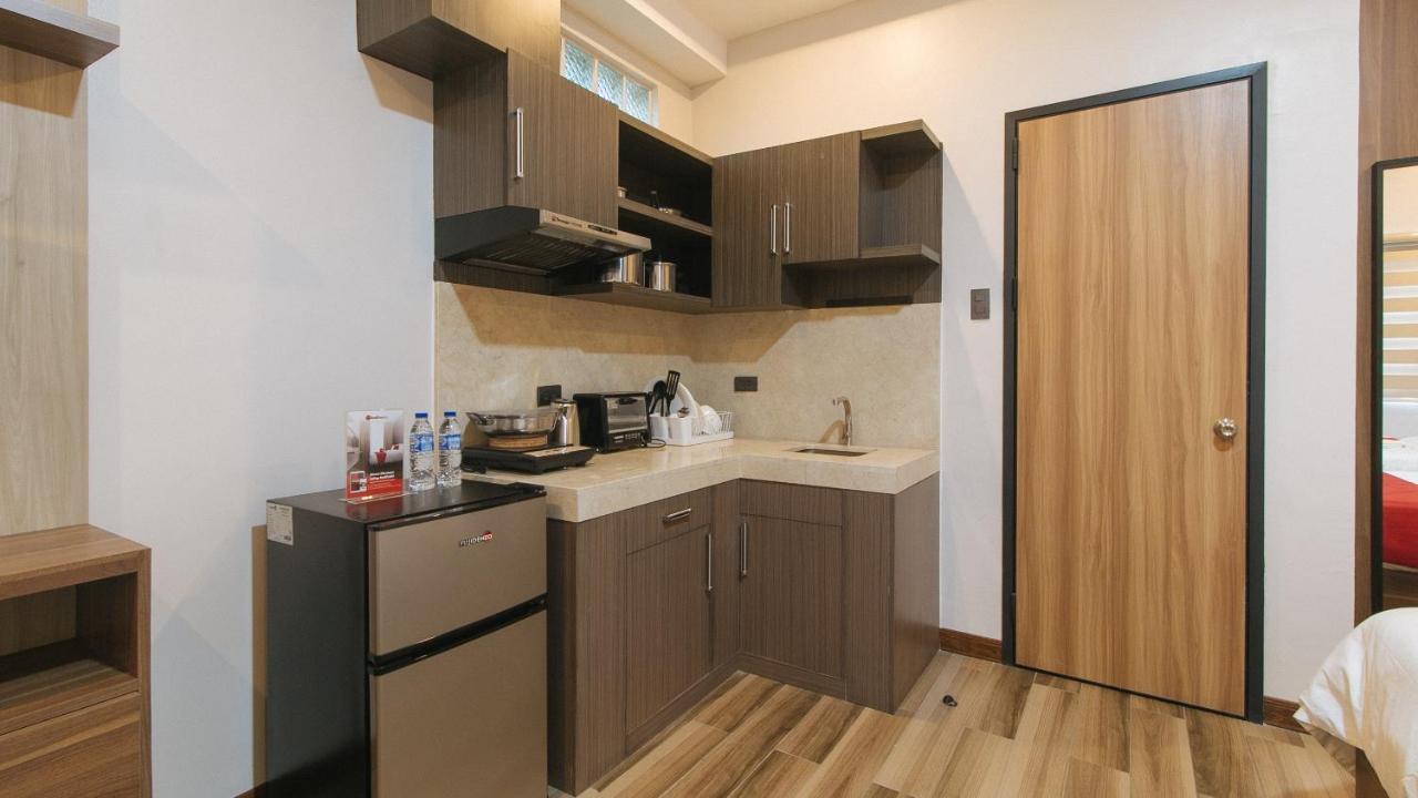 Reddoorz Plus @ Bez Tower And Residences San Juan San Juan  ภายนอก รูปภาพ