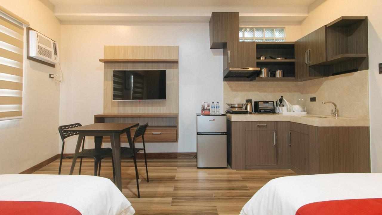 Reddoorz Plus @ Bez Tower And Residences San Juan San Juan  ภายนอก รูปภาพ
