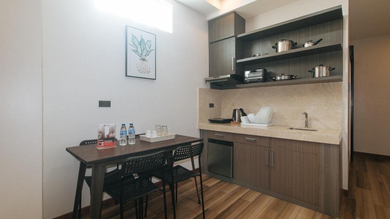 Reddoorz Plus @ Bez Tower And Residences San Juan San Juan  ภายนอก รูปภาพ