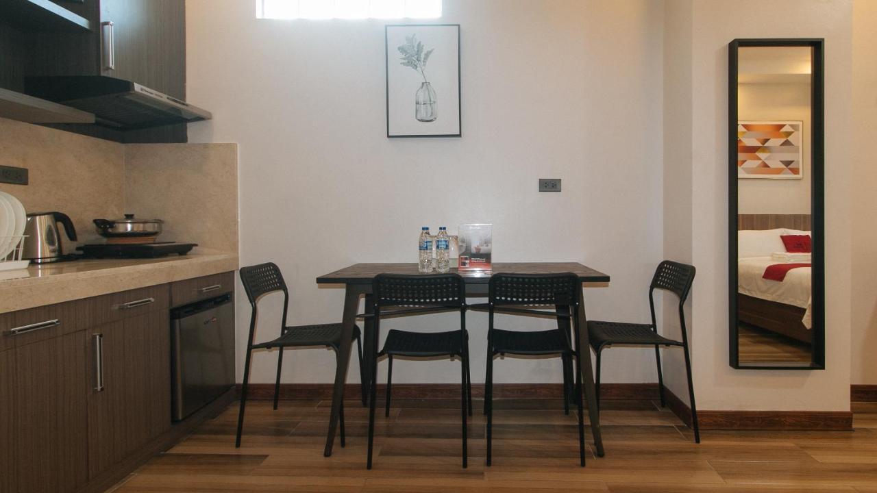Reddoorz Plus @ Bez Tower And Residences San Juan San Juan  ภายนอก รูปภาพ