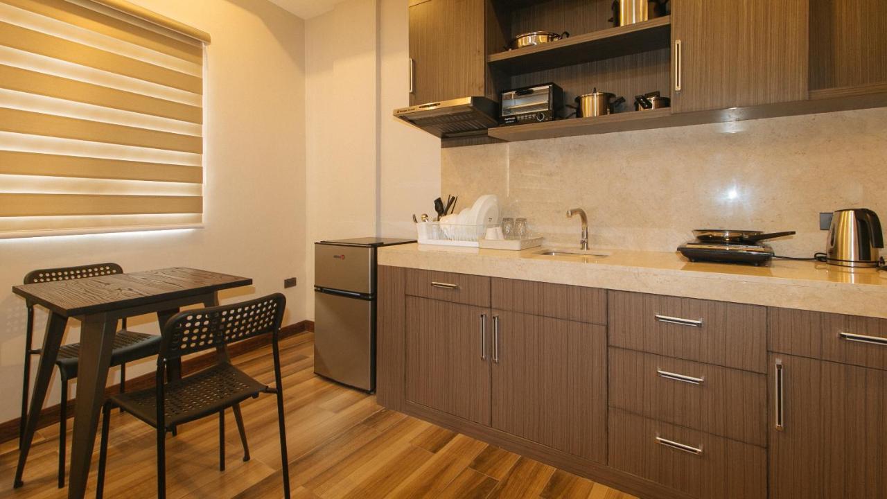 Reddoorz Plus @ Bez Tower And Residences San Juan San Juan  ภายนอก รูปภาพ