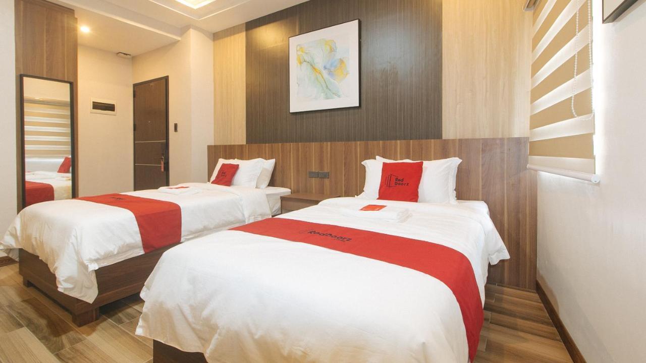 Reddoorz Plus @ Bez Tower And Residences San Juan San Juan  ภายนอก รูปภาพ