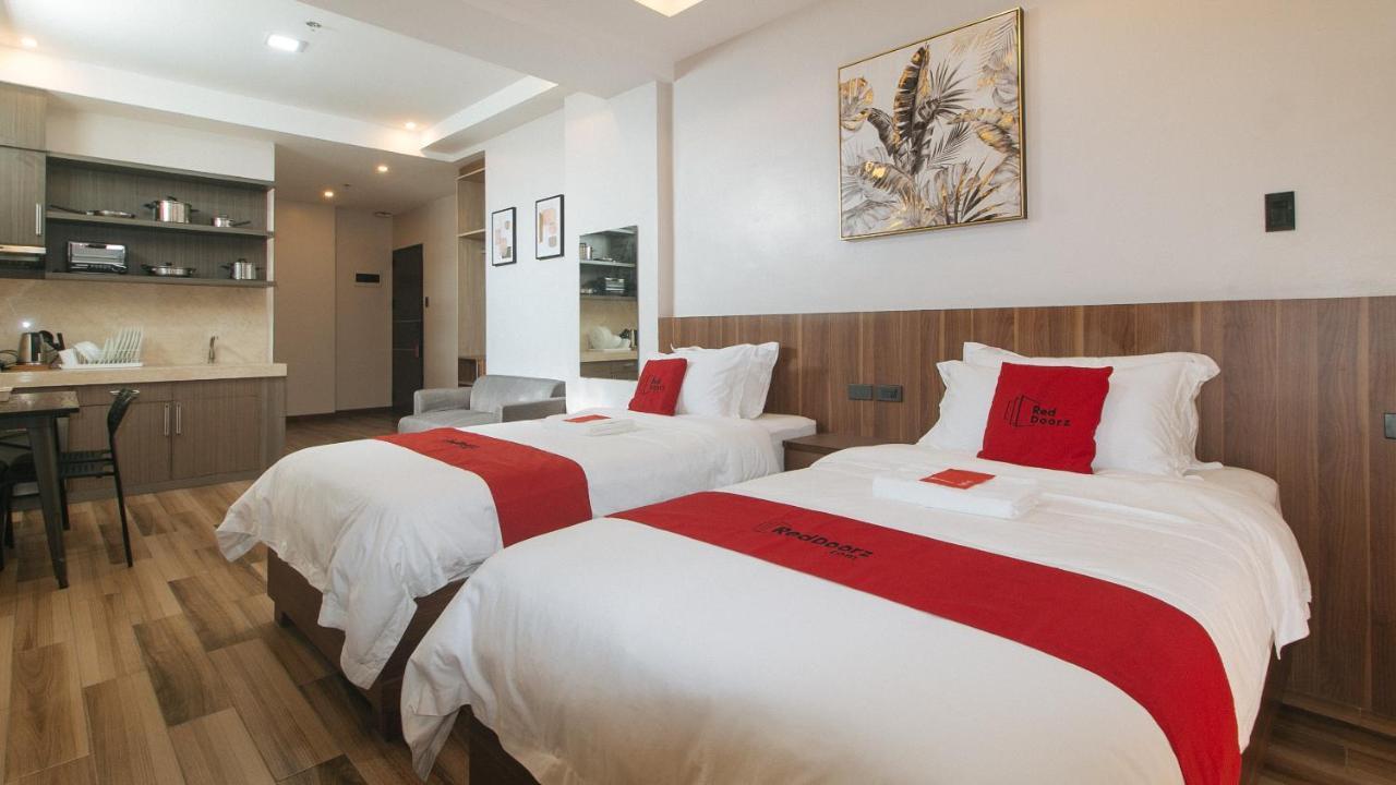 Reddoorz Plus @ Bez Tower And Residences San Juan San Juan  ภายนอก รูปภาพ